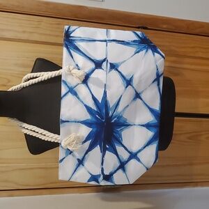 Beautiful Large Zippered Tote